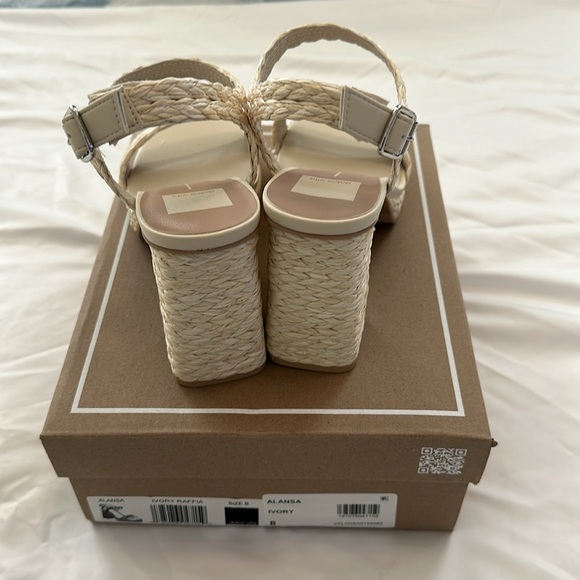 BNIB Dolce Vita Alansa sandal size 8 - Picture 3 of 4